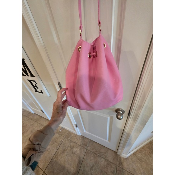 Juicy Couture Pink Faux Leather Drawstring Bucket Bag Crossbody Strap - Picture 2 of 6